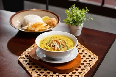 Menguak Sensasi Rasa Pengalaman Menikmati Soto Ayam Ala Kaki Lima Yang Tak Terlupakan